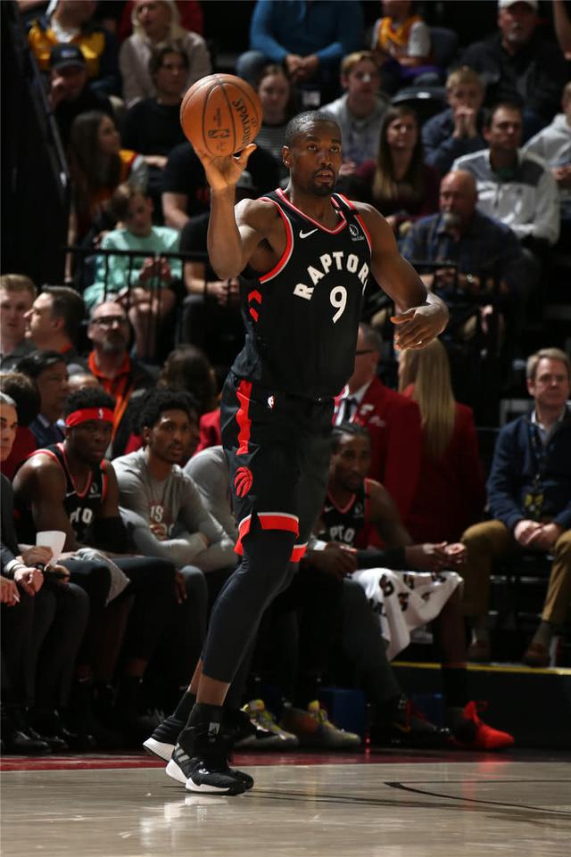 新疆队横扫爵士，西亚卡姆统治全场