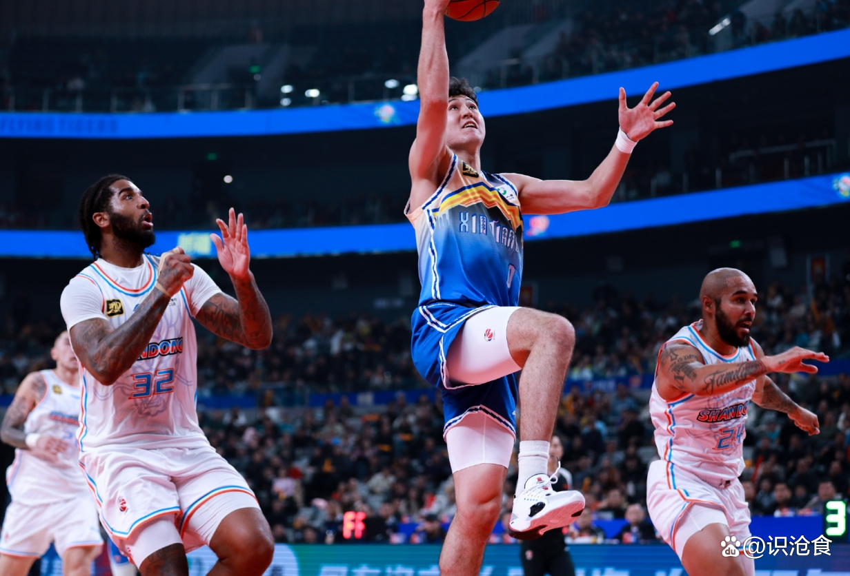 新疆队横扫爵士，西亚卡姆统治全场