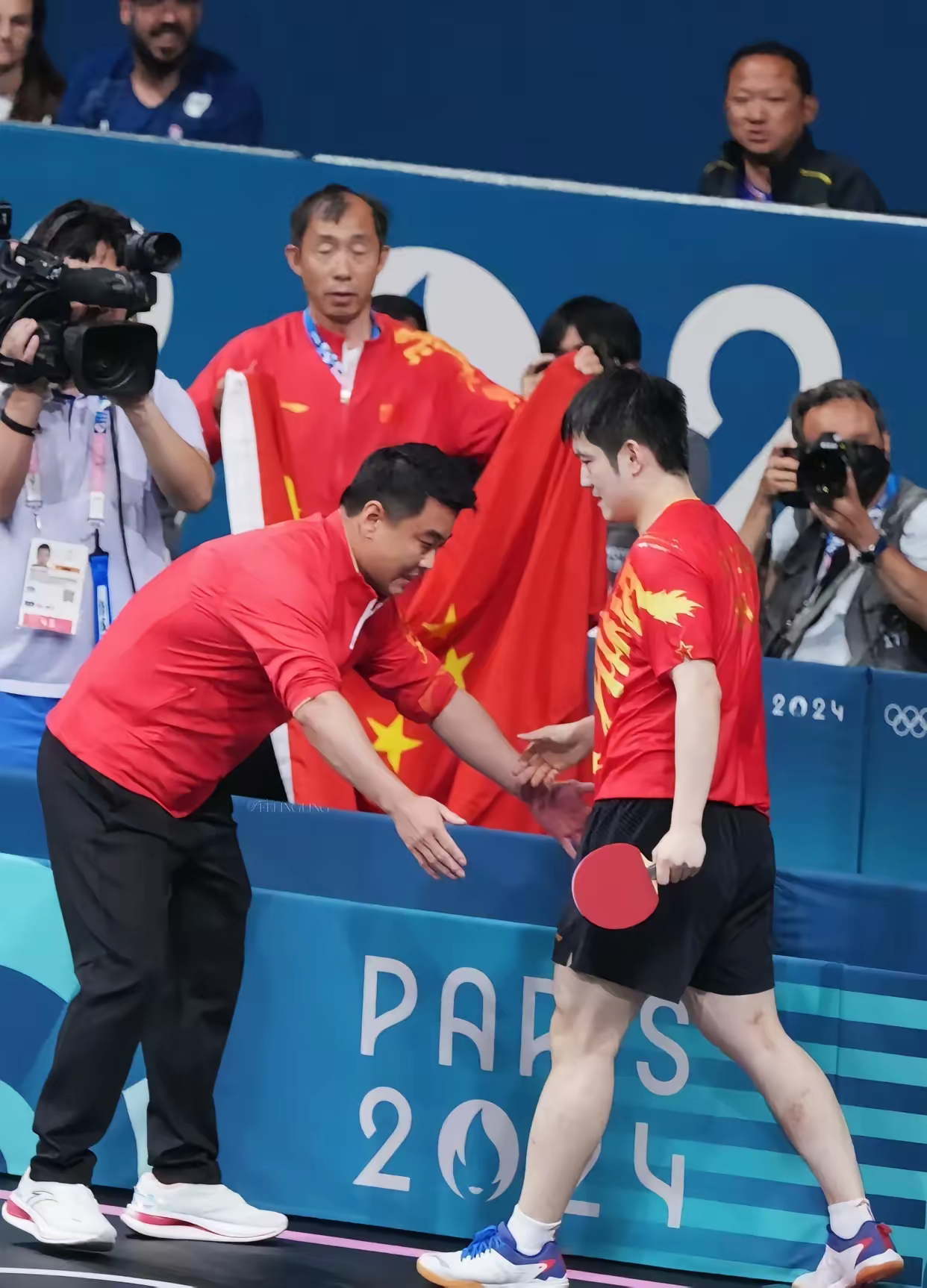 日本队力克瑞典队，王皓惊艳四座